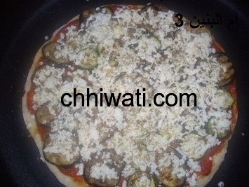 تحضير بيتزا فردية بطريقة دكية pizza fardia 8